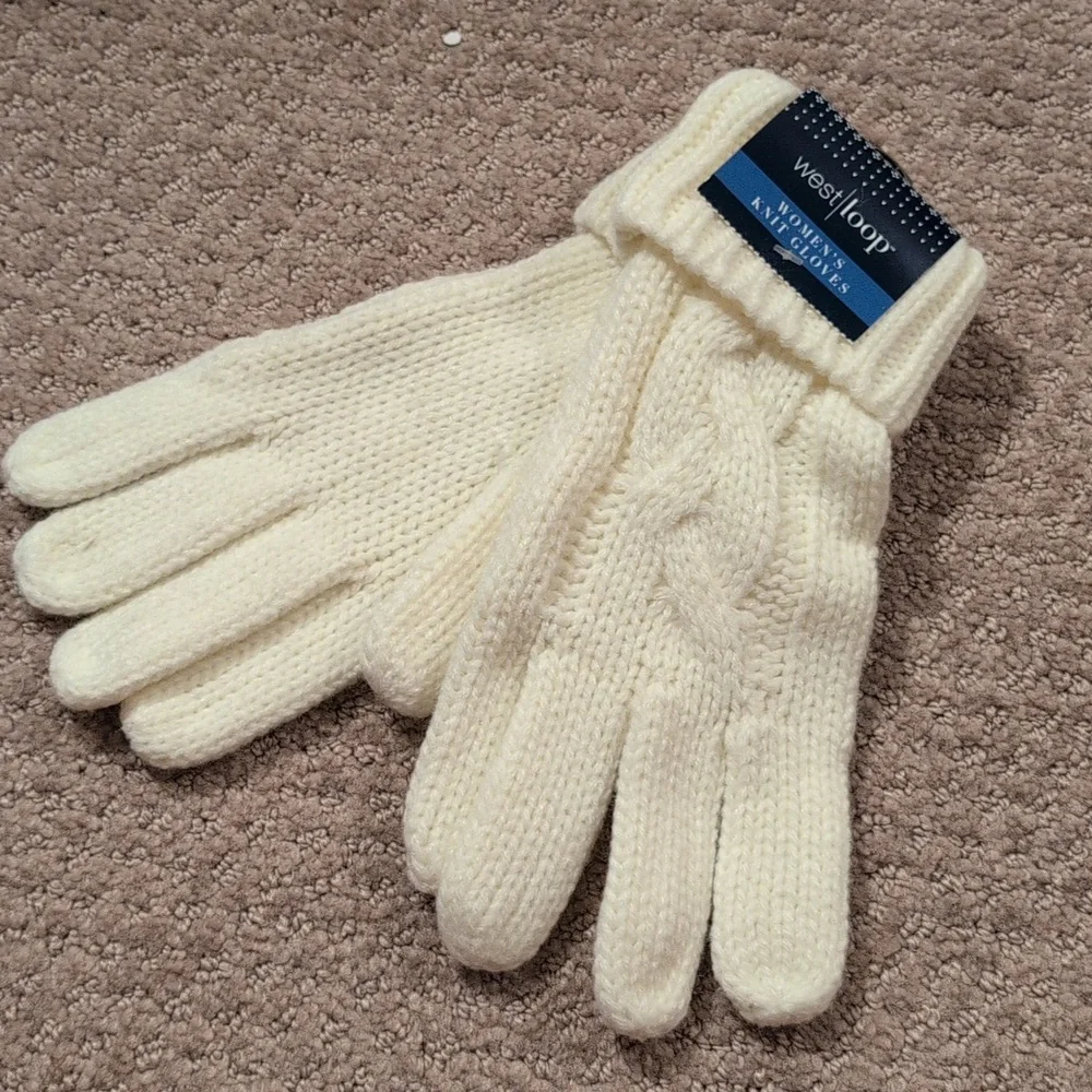 Women's knit white gloves NWT